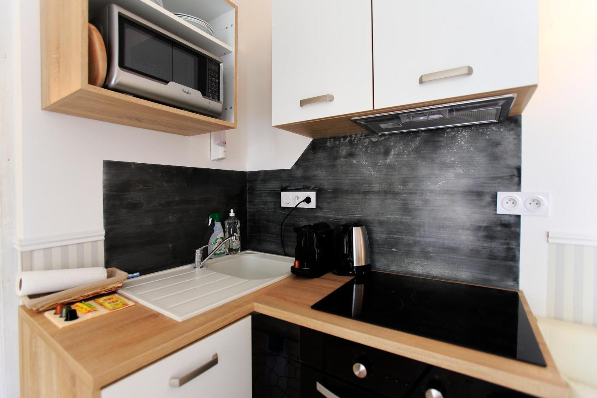 Hotel Saint Georges Troyes Camera foto A typical kitchenette