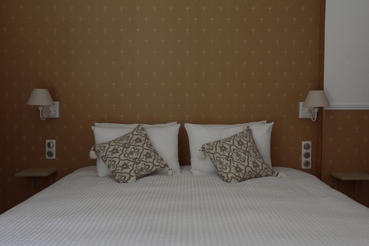 Hotel Saint Georges Troyes Camera foto A bed