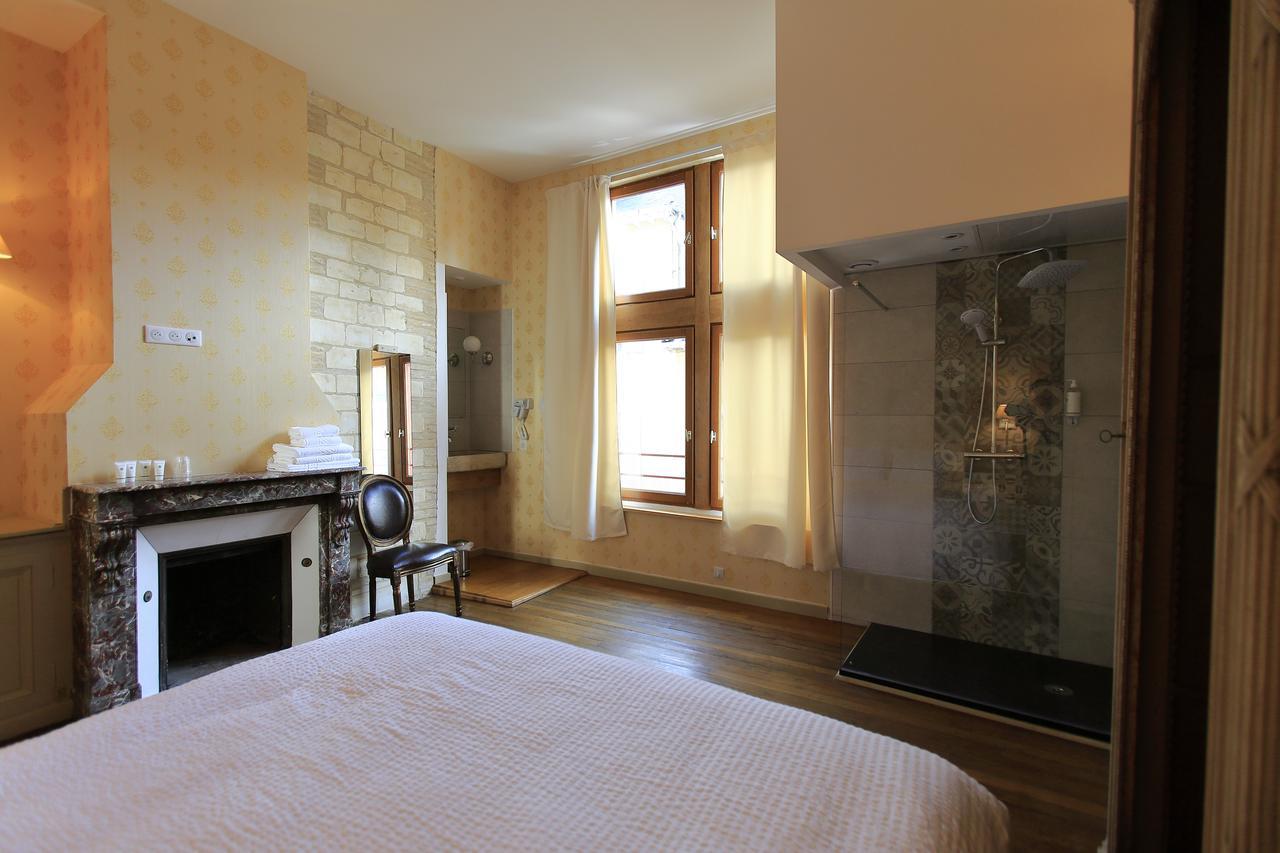 Hotel Saint Georges Troyes Esterno foto A room at the hotel