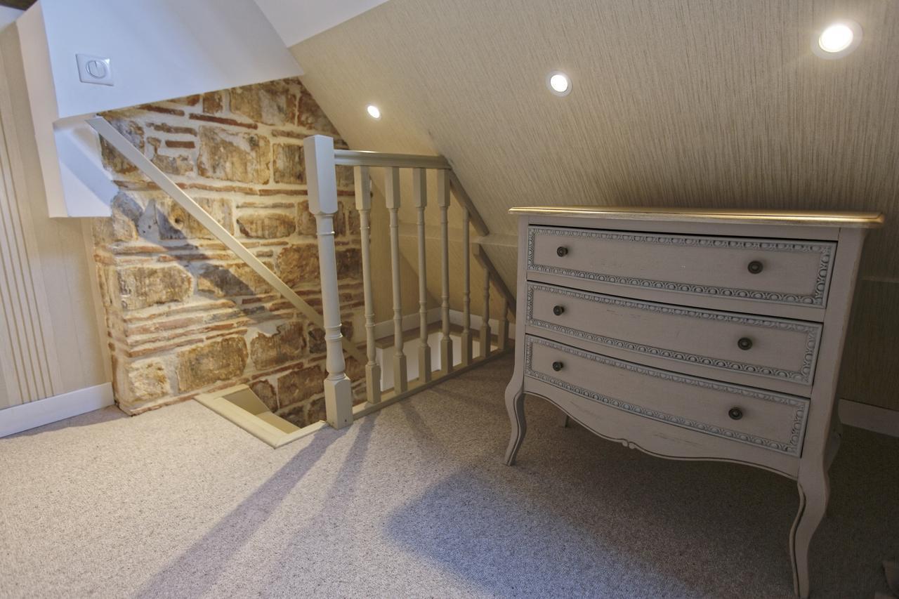 Hotel Saint Georges Troyes Esterno foto The staircase