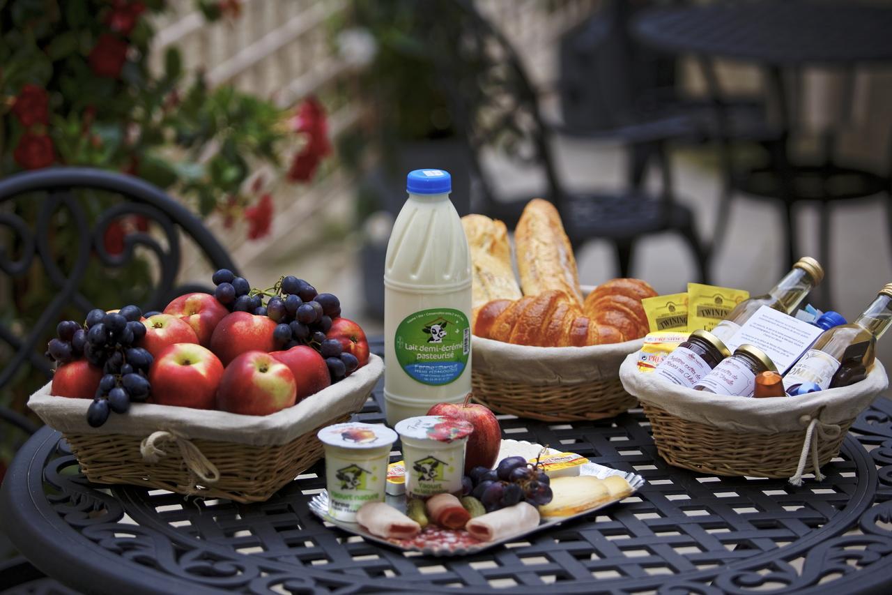 Hotel Saint Georges Troyes Esterno foto A typical breakfast